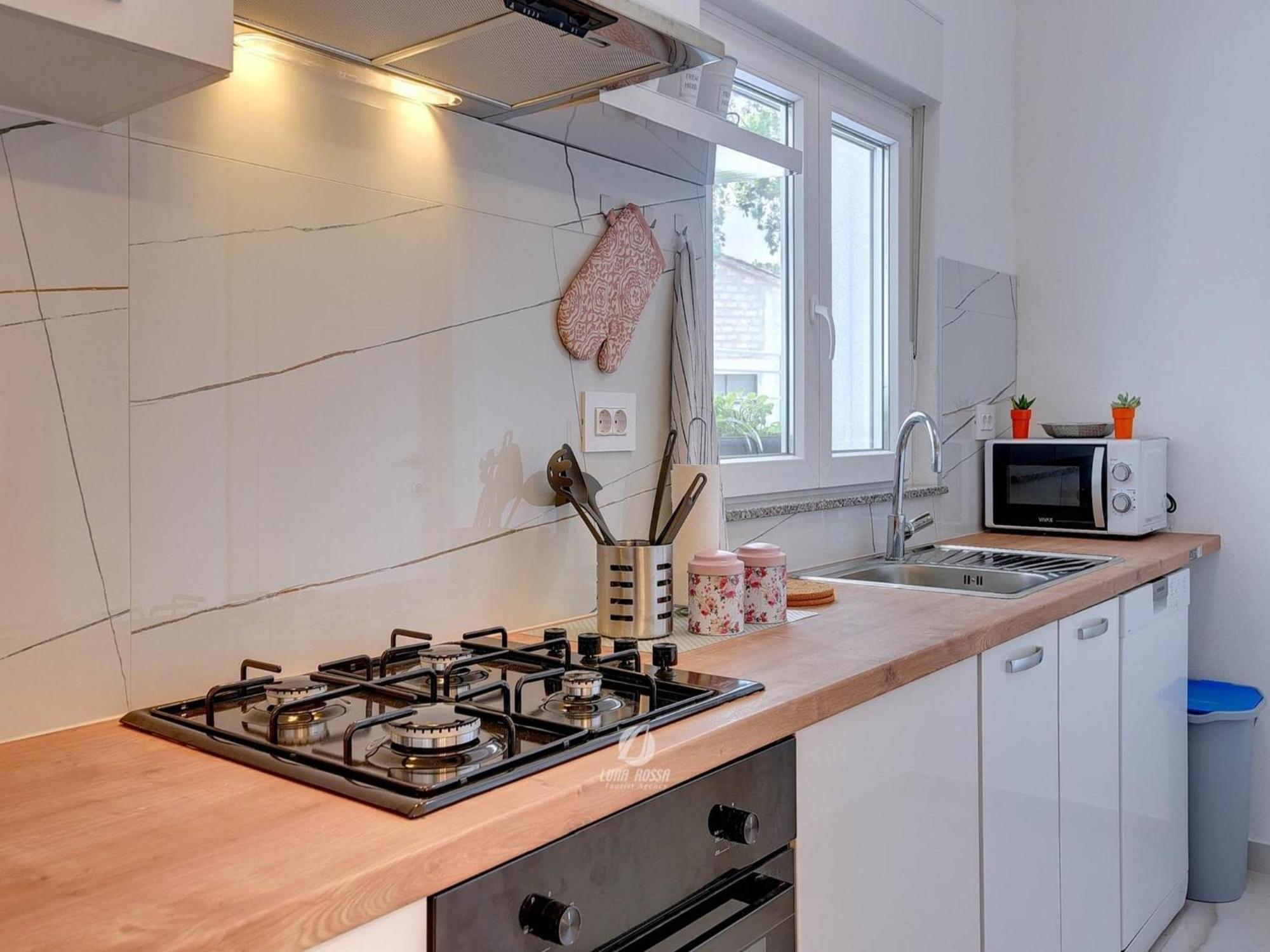 Spacious With Private Terrace And Garden * Pula