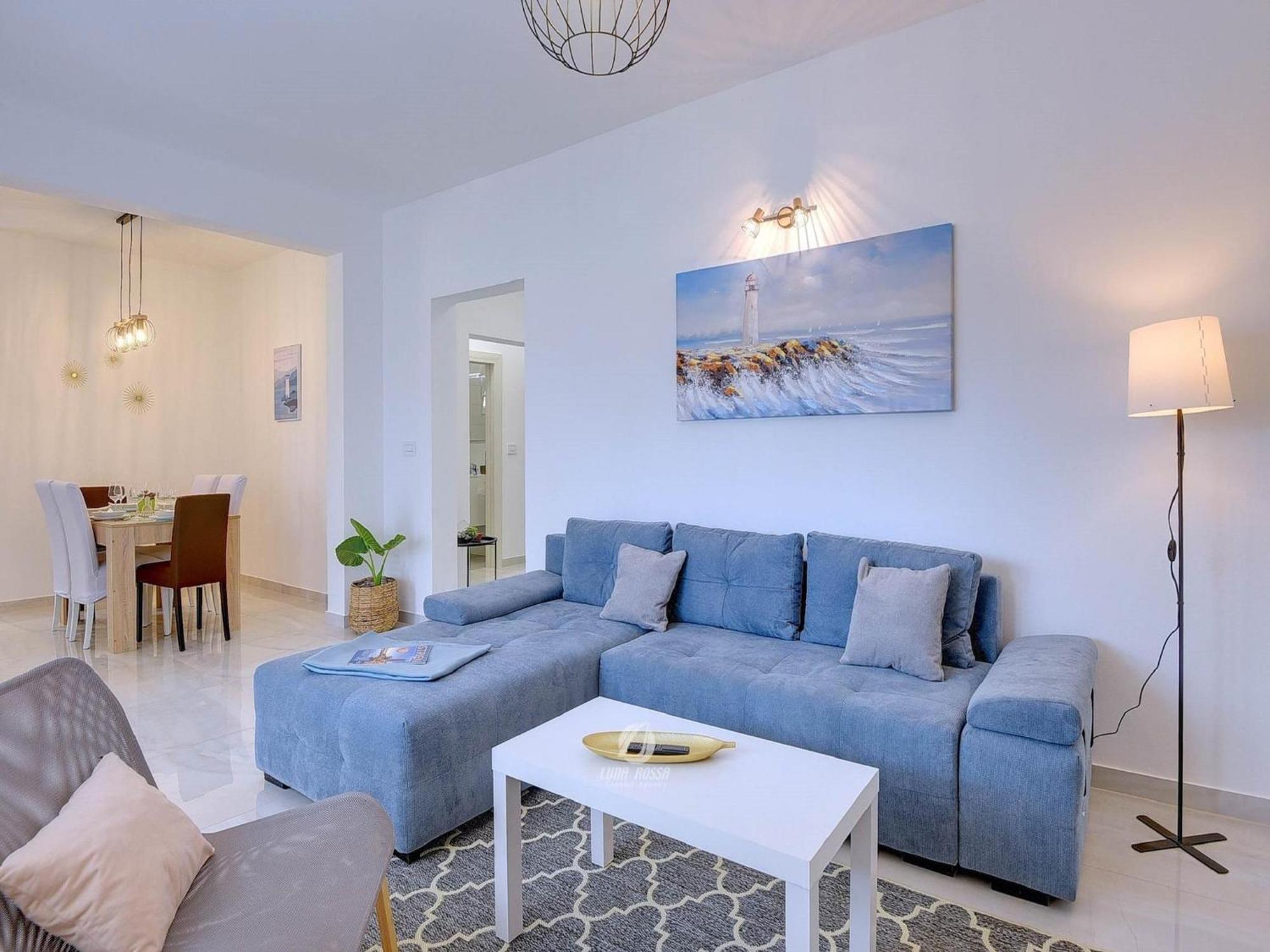 Spacious With Private Terrace And Garden Pula