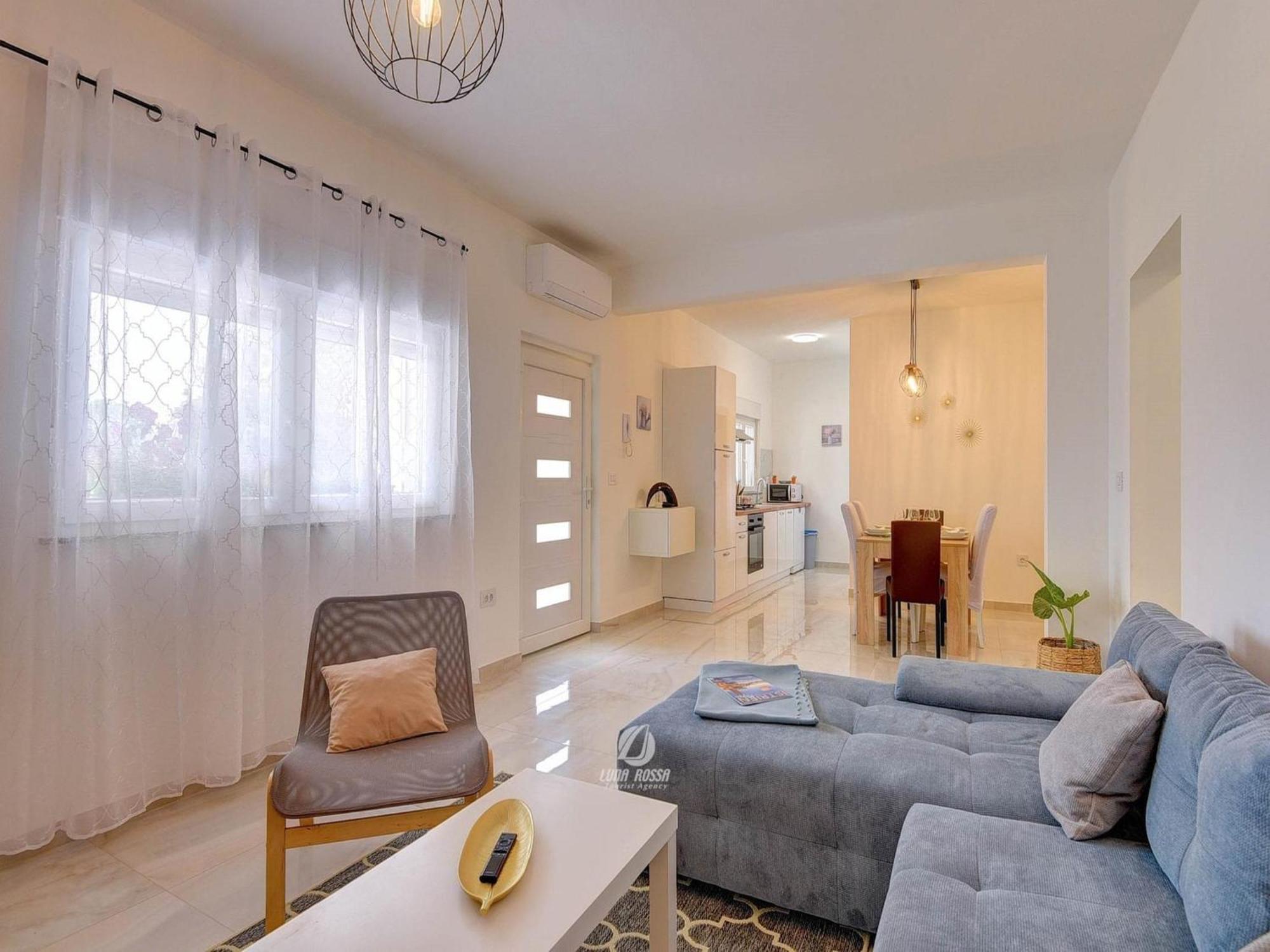Spacious With Private Terrace And Garden