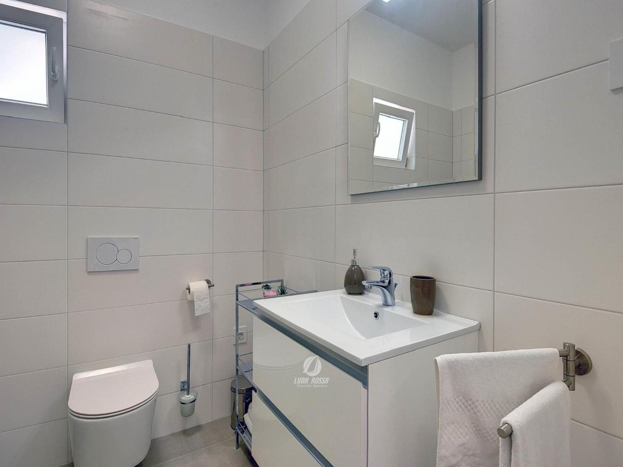 Spacious With Private Terrace And Garden Apartment Pula